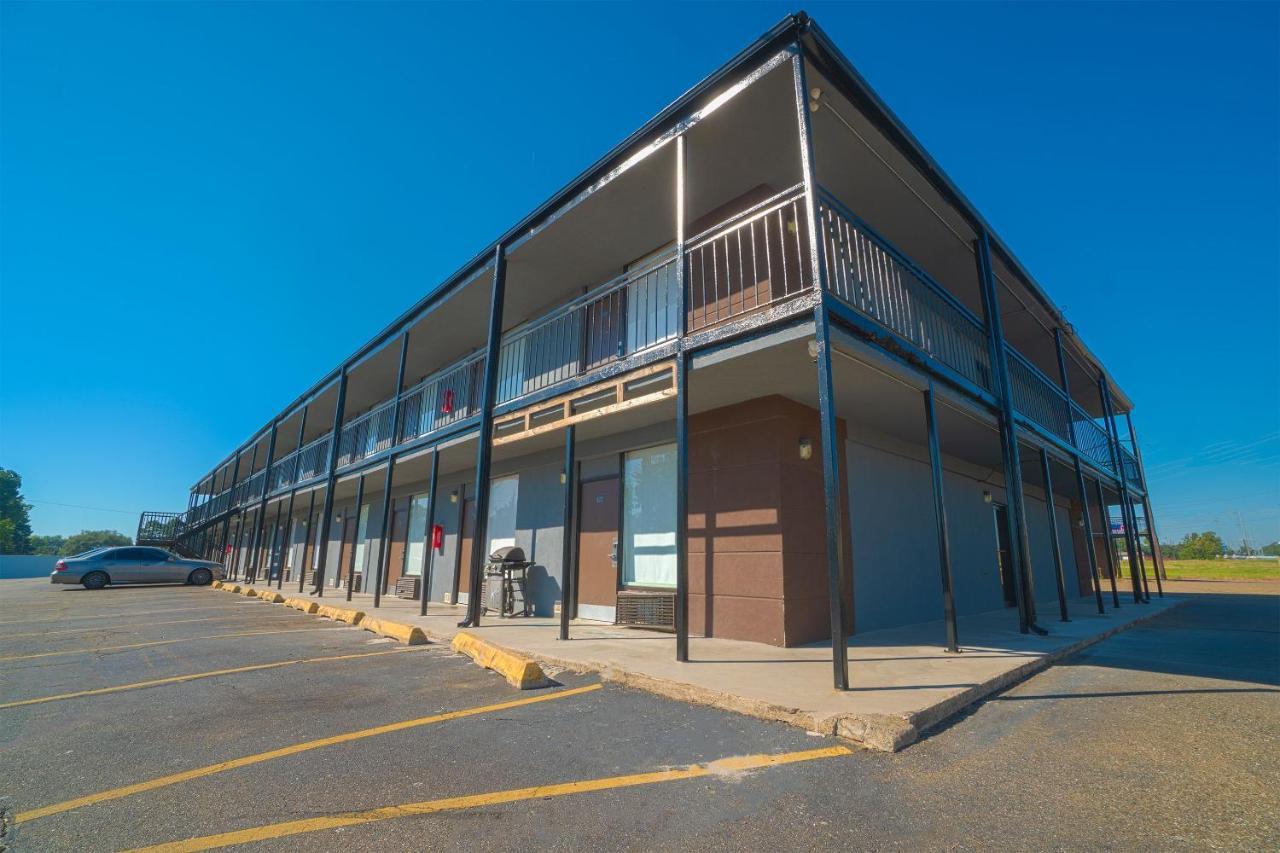 Comfort By Oyo East, Ar I-30