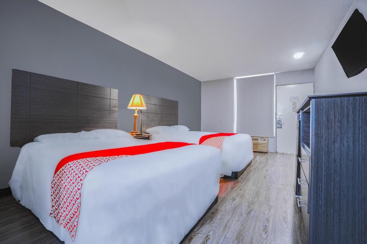 Comfort By Oyo East, Ar I-30 Hotel 2*