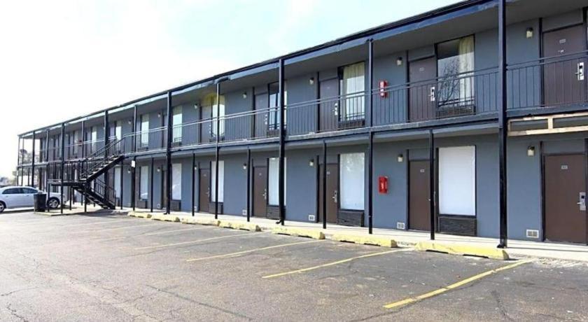 Comfort By Oyo East, Ar I-30 Hotel 2*