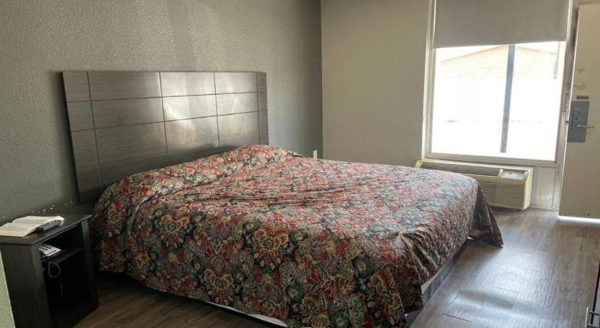 Comfort By Oyo East, Ar I-30