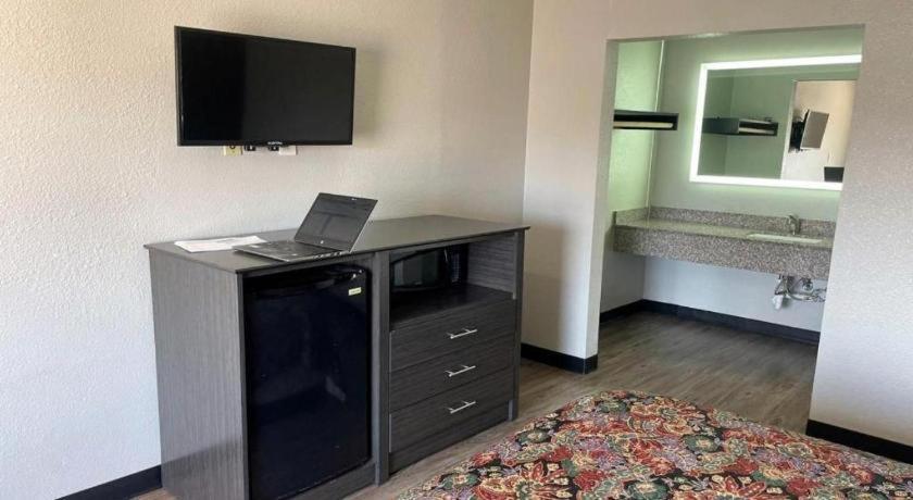 Hotel Comfort By Oyo East, Ar I-30
